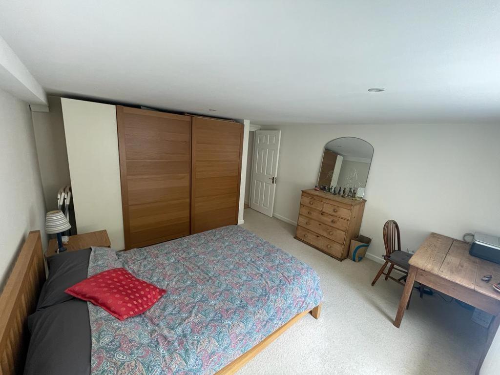 Spacious Holiday Home! London Exteriör bild