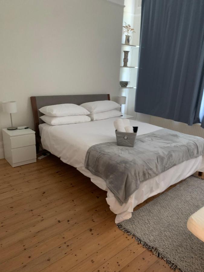 Spacious Holiday Home! London Exteriör bild